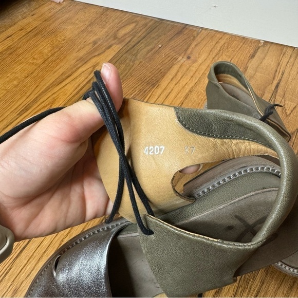 P. Monjo Leather Sandals Tie - Picture 7 of 7